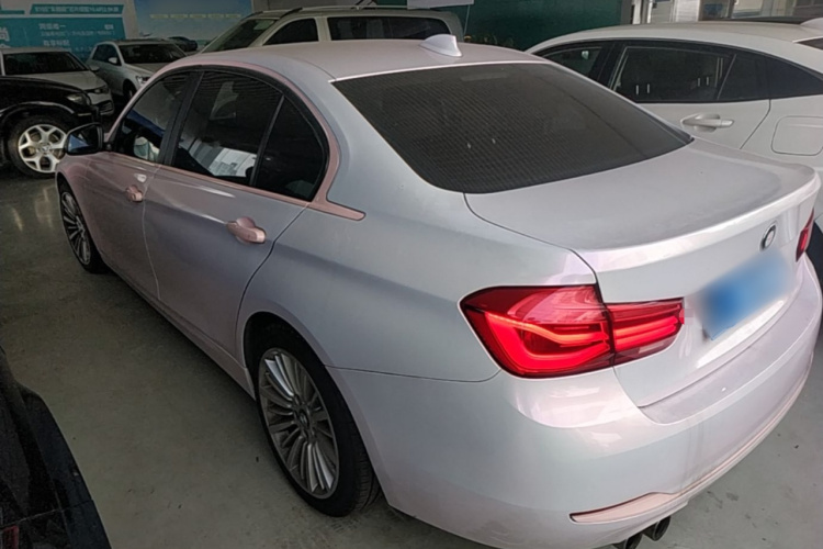 BMW 3 Series 2018 car image #5