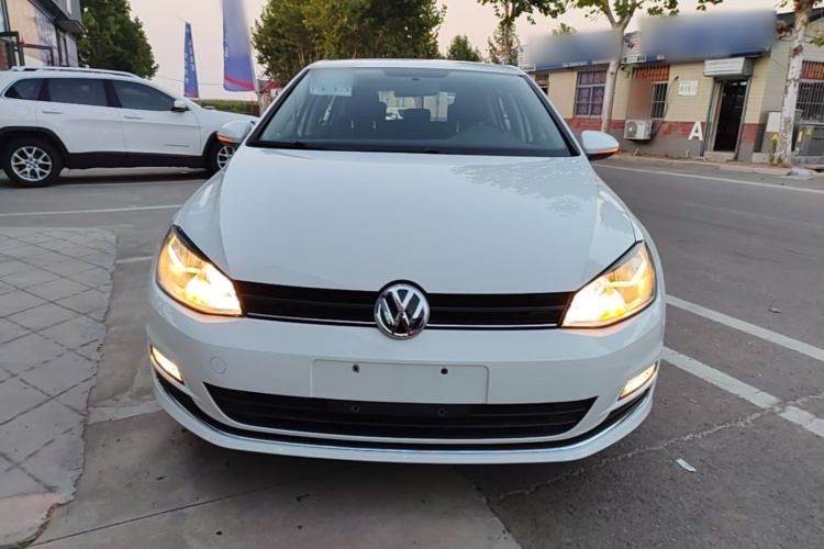 Volkswagen Golf 2016 car image #3