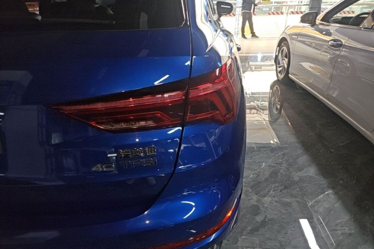 Audi Q3 2019 #8 Audi Q3 2019 car image #8