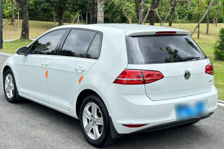 Volkswagen Golf 2016 car image #6