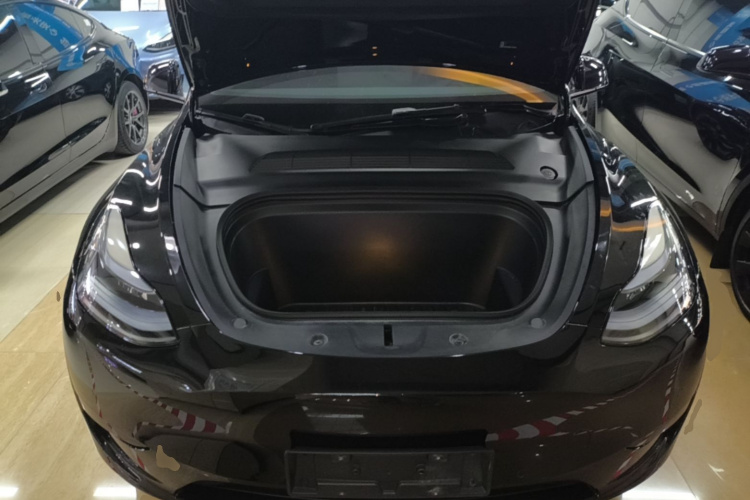 Tesla Model Y 2023 #22 Tesla Model Y 2023 car image #22
