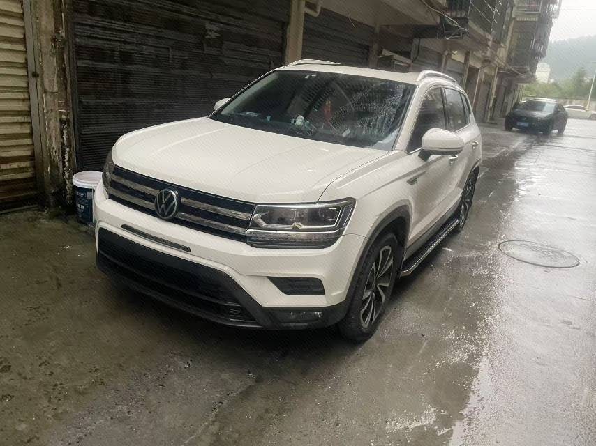 2022 immagine di auto 
