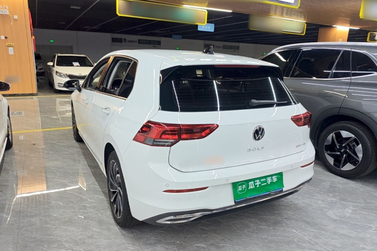 Volkswagen Golf 2021 car image #5