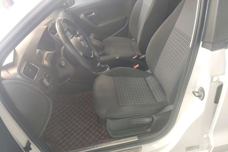 Volkswagen Polo 2016 car image #19