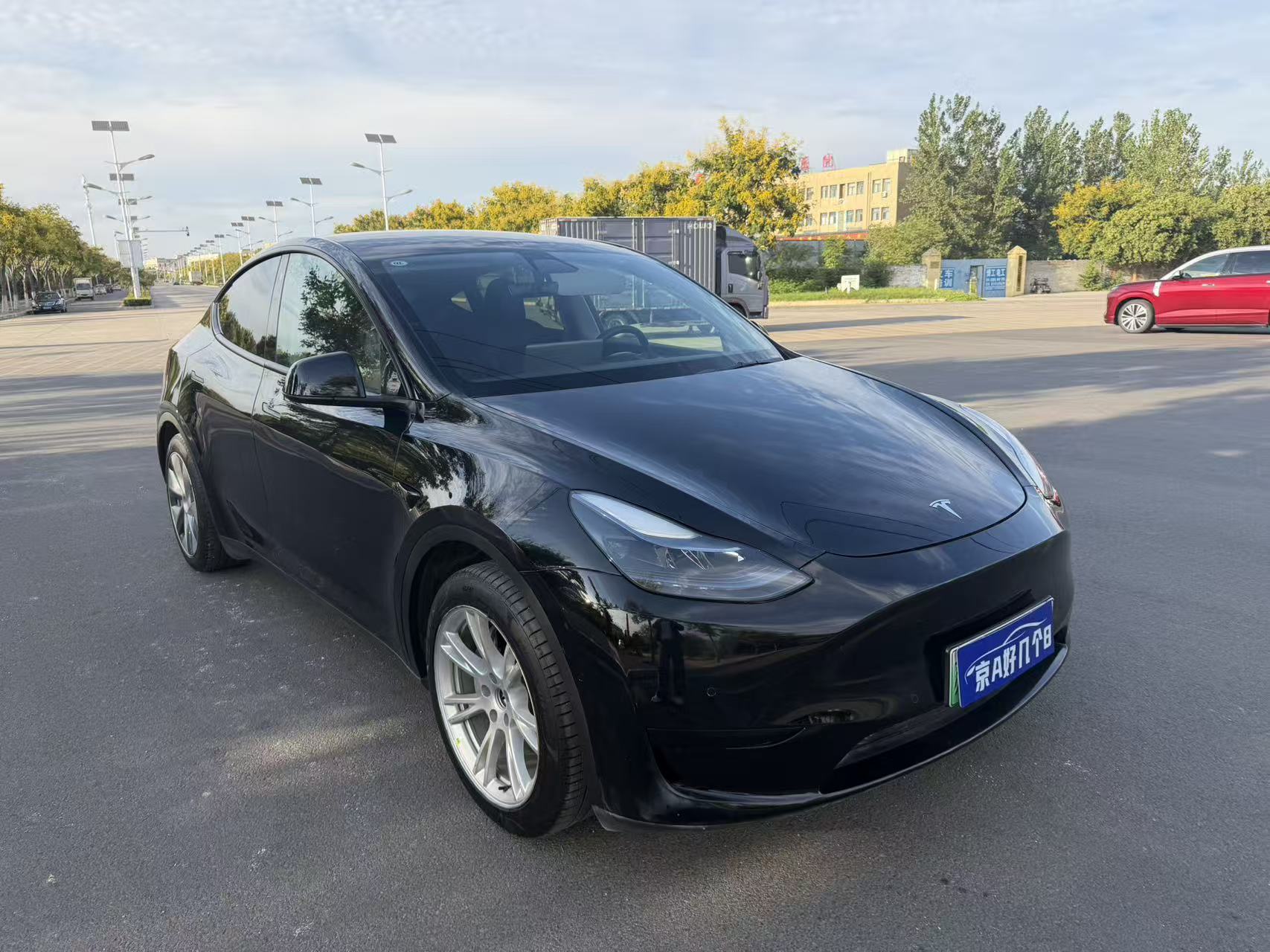 Tesla Model Y 2023 #2 Tesla Model Y 2023 car image #2