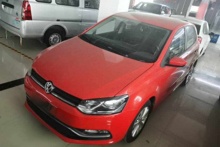 Volkswagen Polo 2015 car image #2