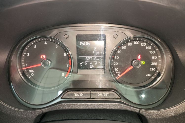 Volkswagen Polo 2016 car image #12