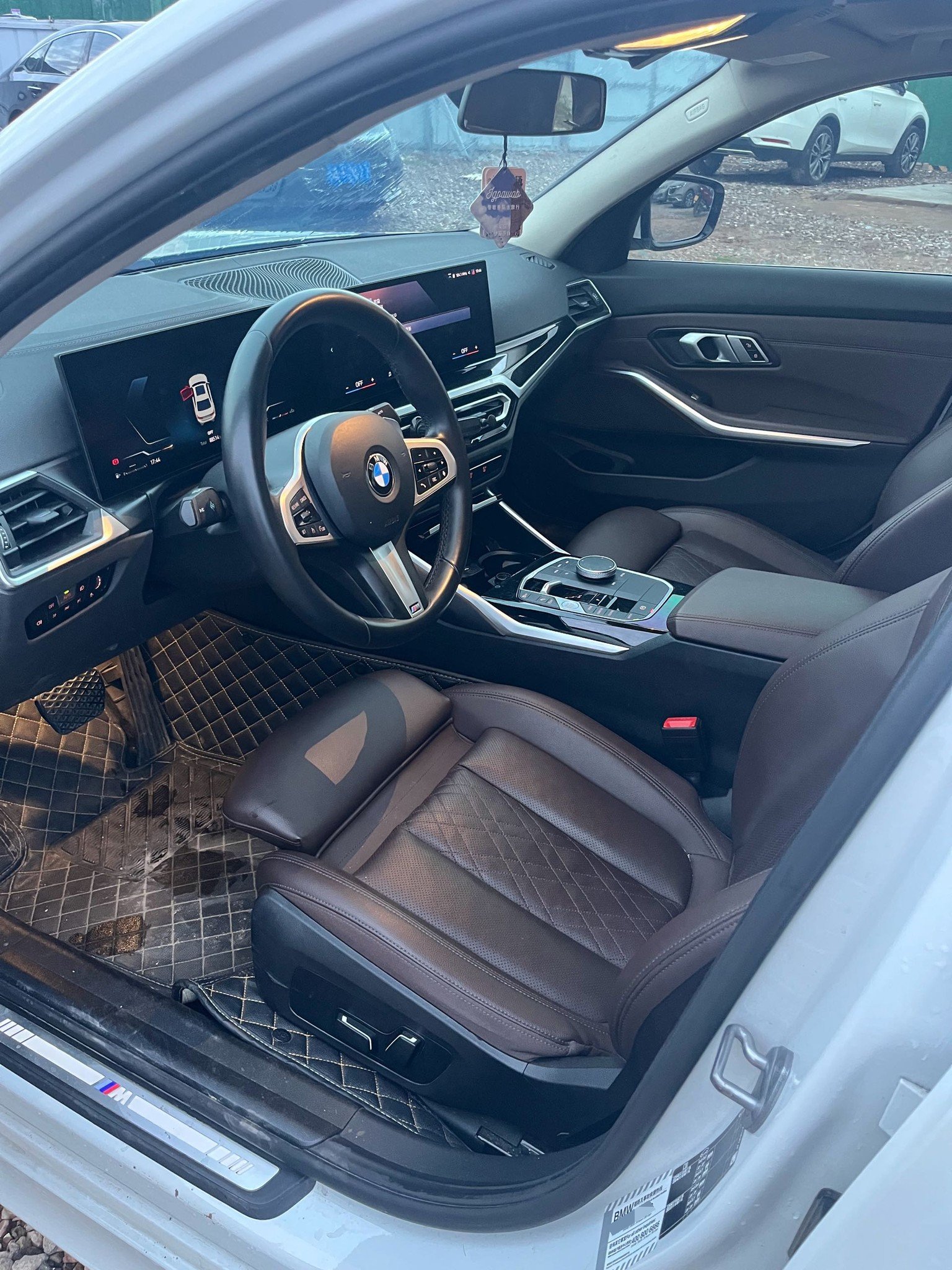 BMW 3 Series 2024 #3 BMW 3 Series 2024 car image #3