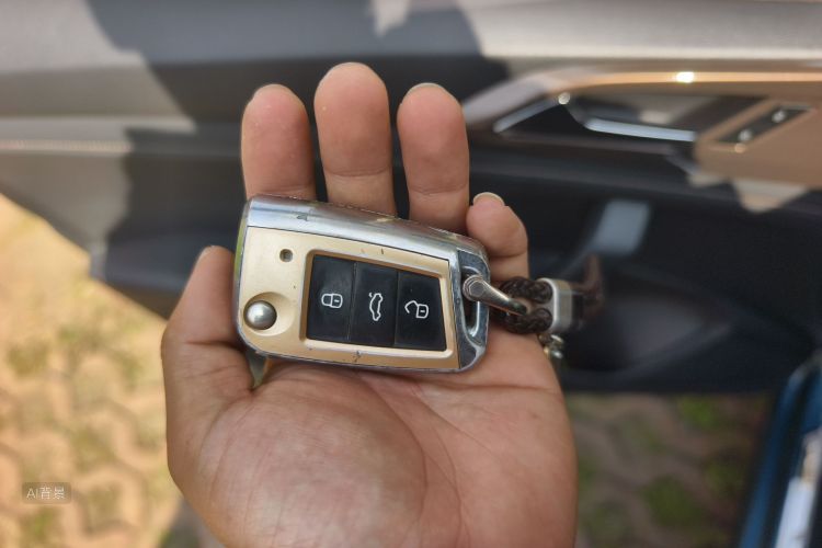 Volkswagen Tharu 2019 immagine di auto #10