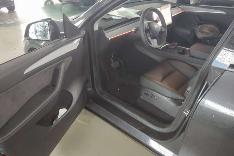 Tesla Model Y 2024 #16 Tesla Model Y 2024 immagine di auto #16