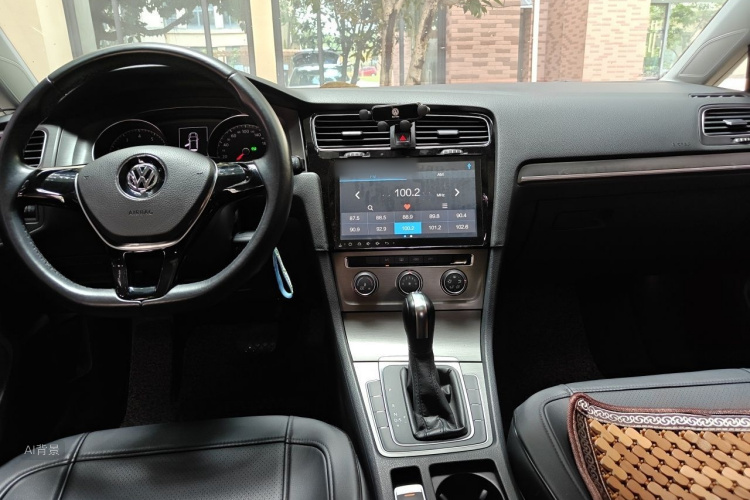 Volkswagen Golf 2016 car image #11