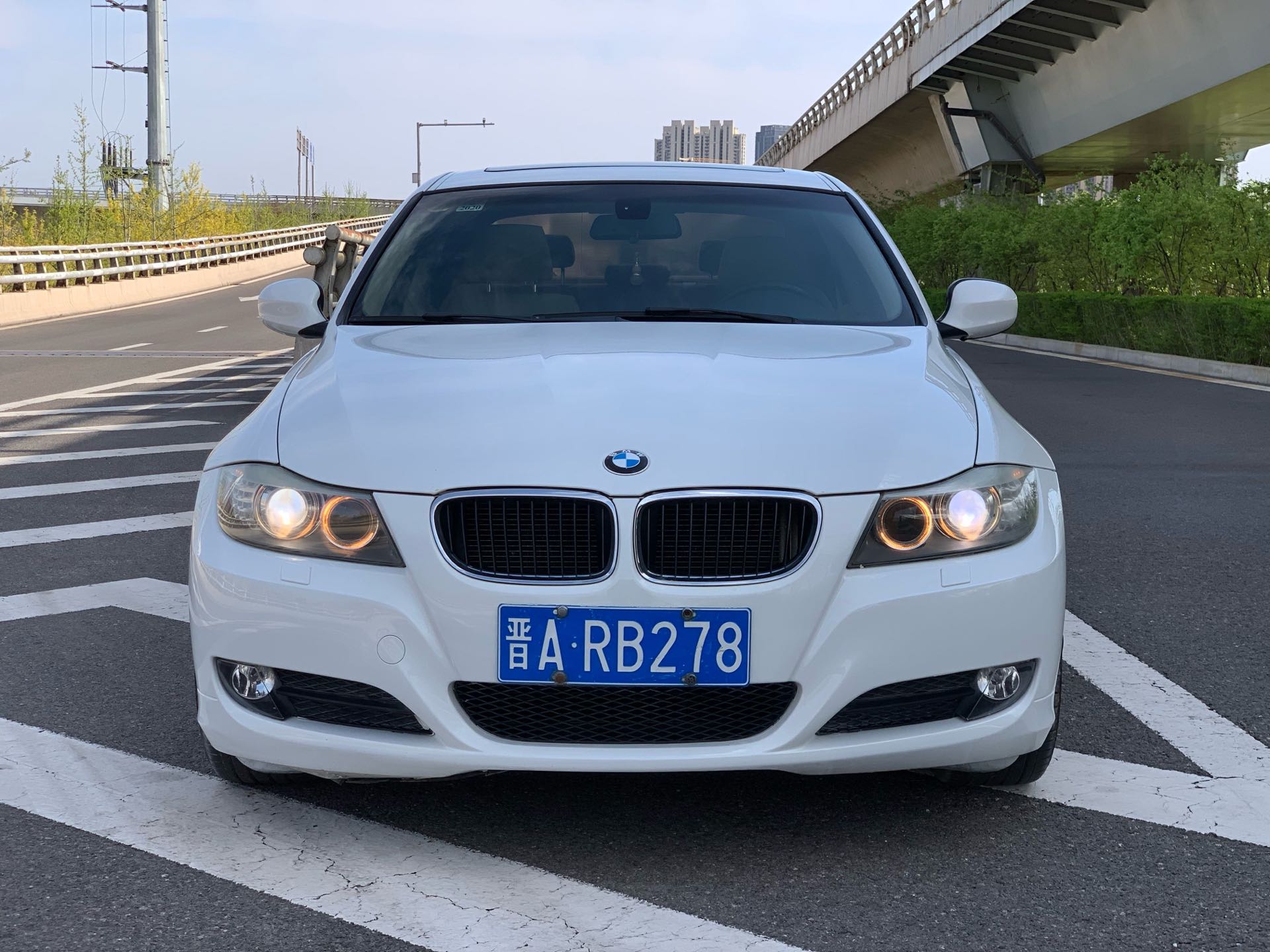 BMW 3 Series 2012 immagine di auto #2