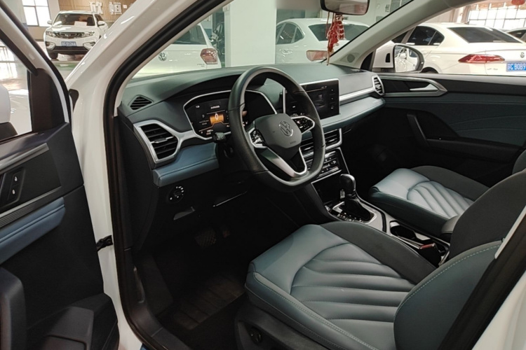 Volkswagen Tharu 2023 car image #16