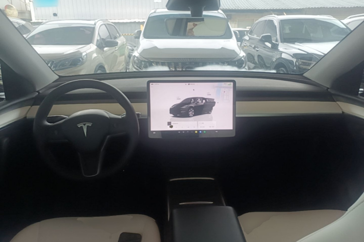 Tesla Model Y 2023 #10 Tesla Model Y 2023 car image #10