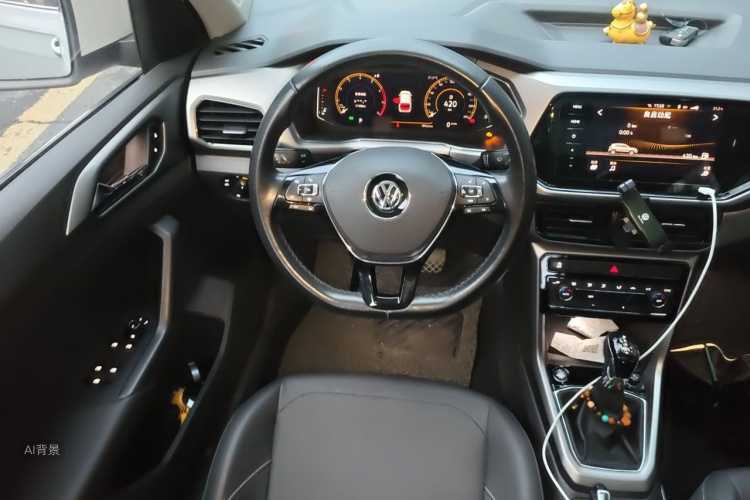 Volkswagen T-Cross 2019 car image #12