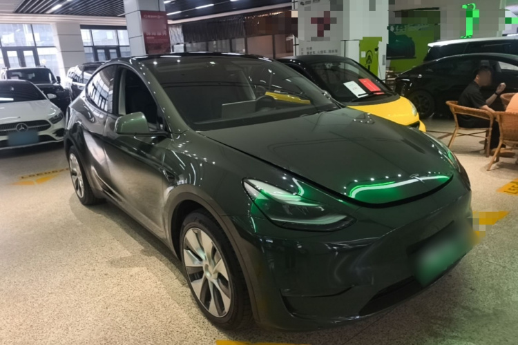 Tesla Model Y 2021 #4 Tesla Model Y 2021 car image #4