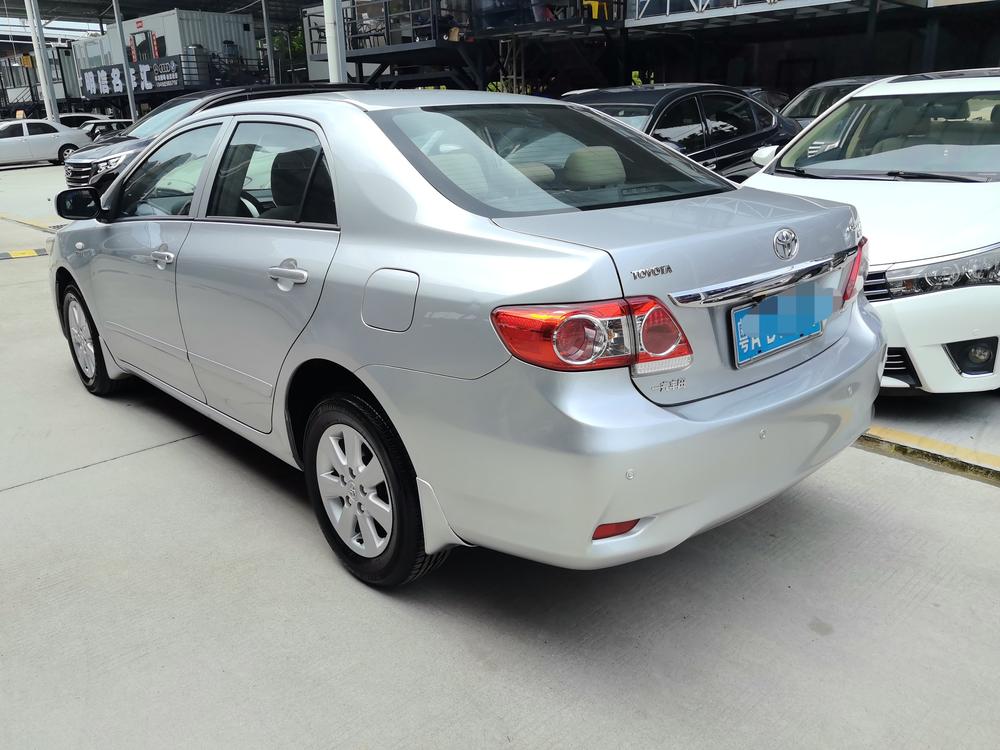 Toyota Corolla 2011 immagine di auto #4