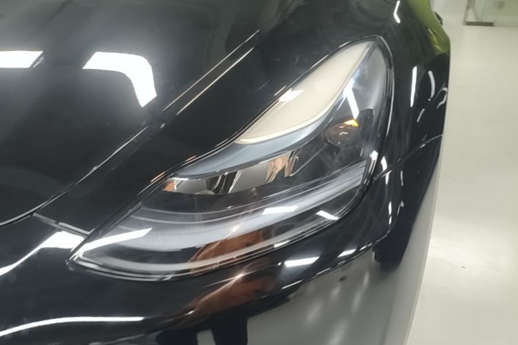 Tesla Model Y 2023 car image #23