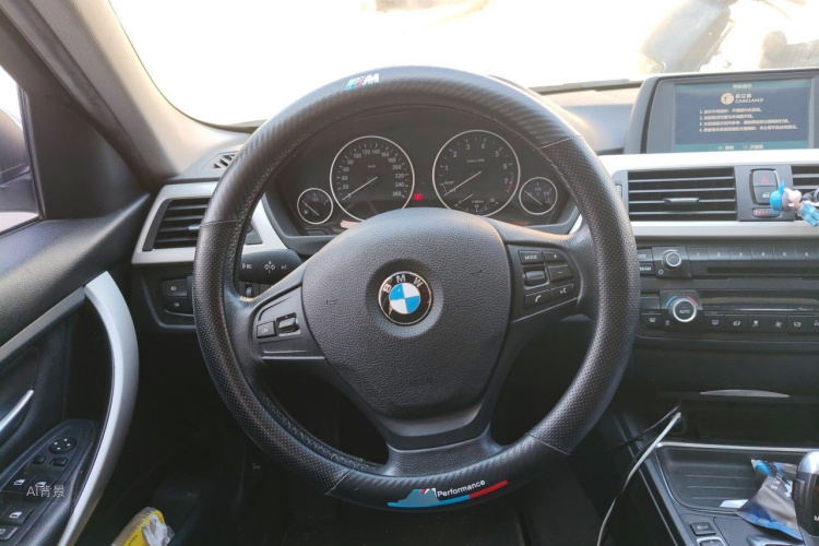 BMW 3 Series 2015 car image #12