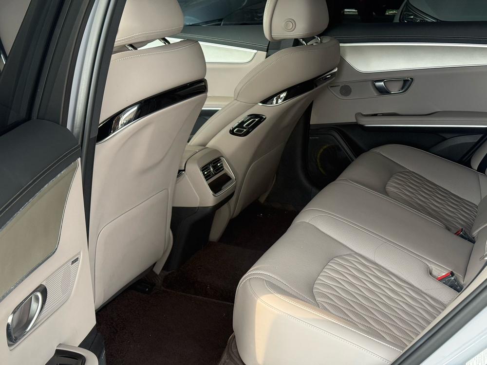 BYD Han 2025 car image #8