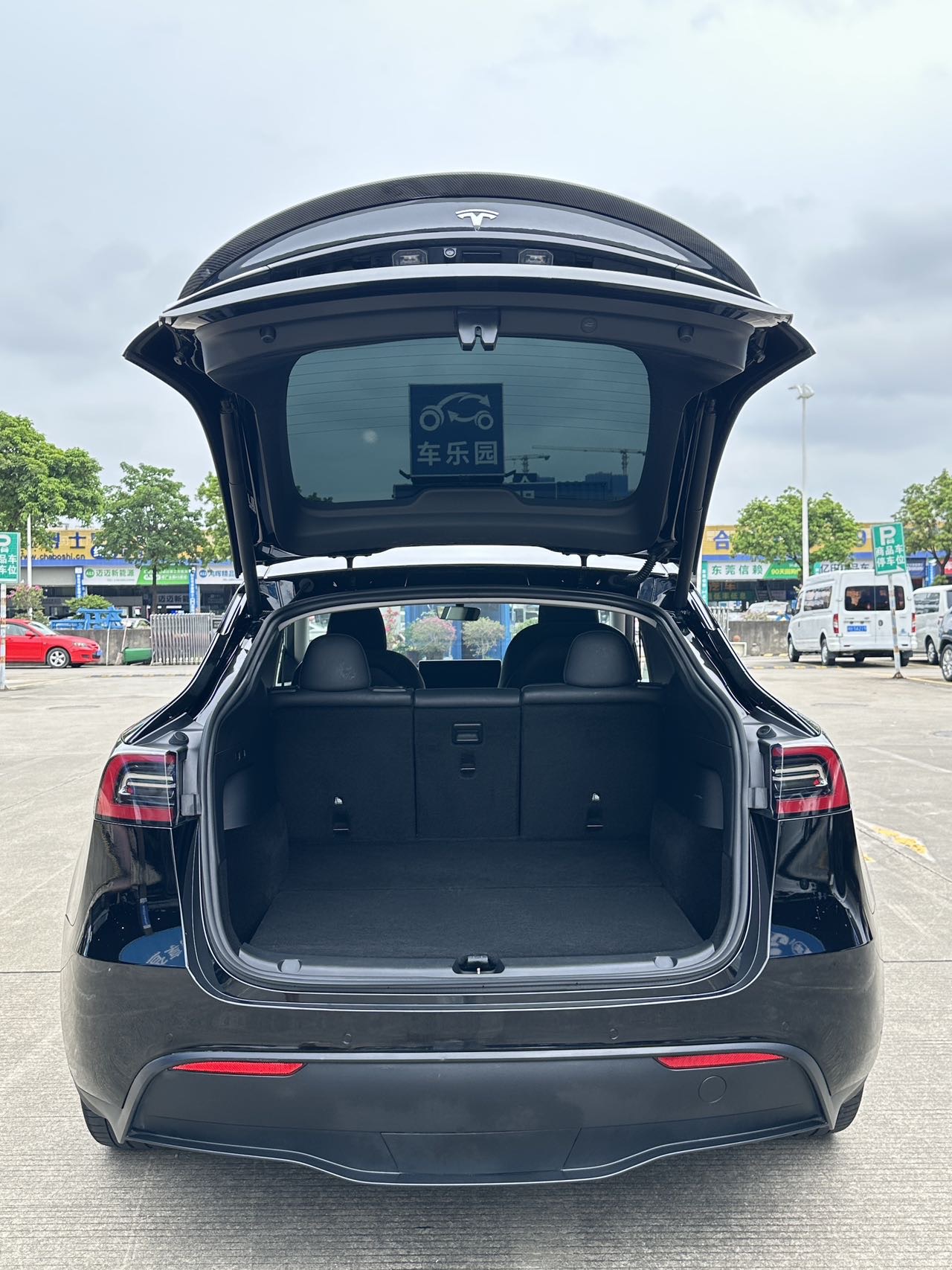 Tesla Model Y 2023 #7 Tesla Model Y 2023 car image #7