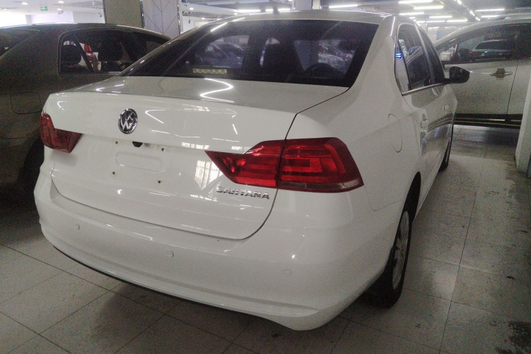 Volkswagen Santana 2019 صورة سيارة #7