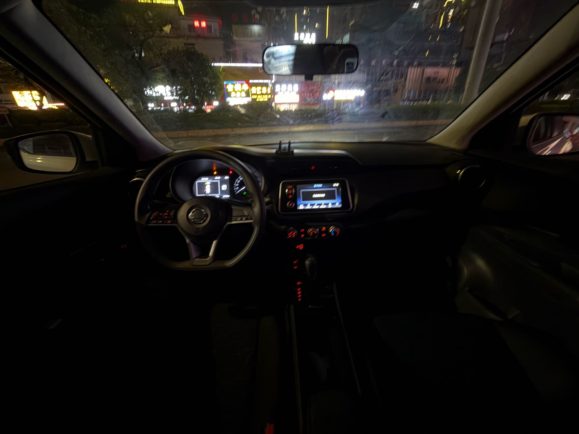 Nissan Kicks 2024 car image #7