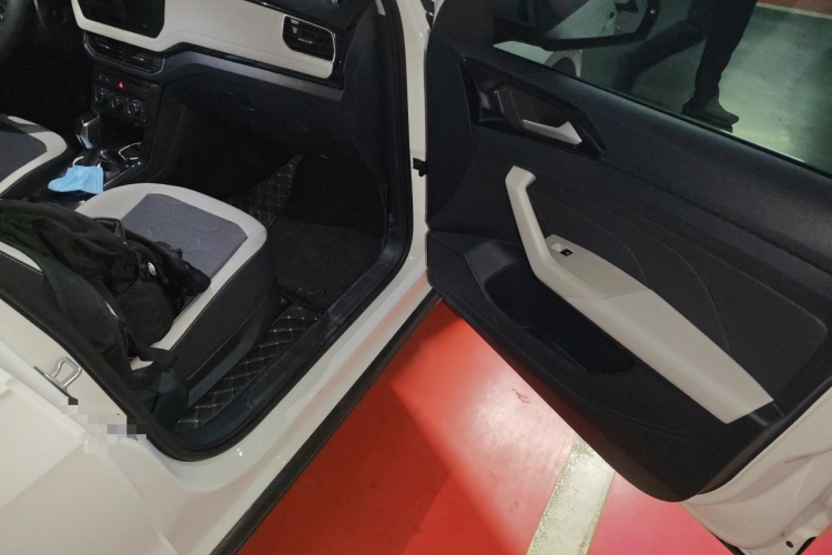 Volkswagen Tharu 2026 car image #23