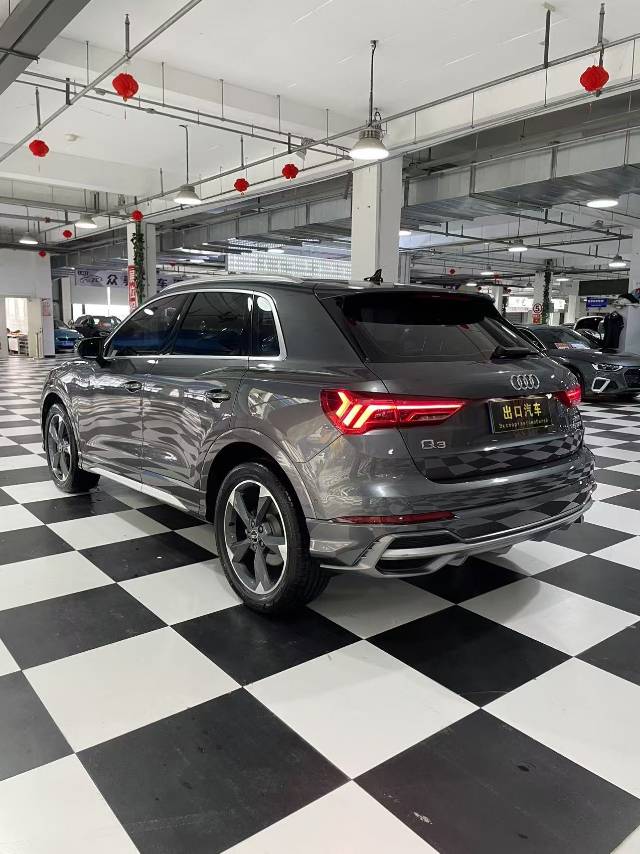 Audi Q3 2022 car image #7