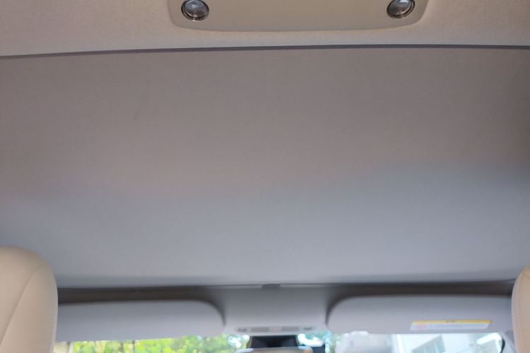 Tesla Model 3 2023 car image #20