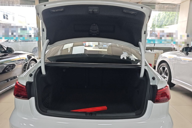Audi A3 2019 car image #19