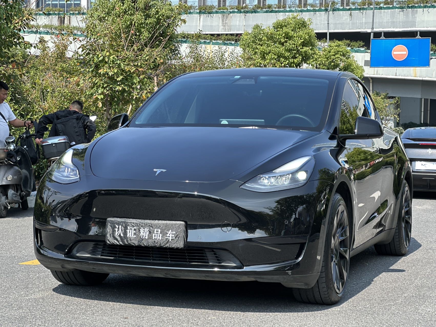 Tesla Model Y 2022 #2 Tesla Model Y 2022 car image #2