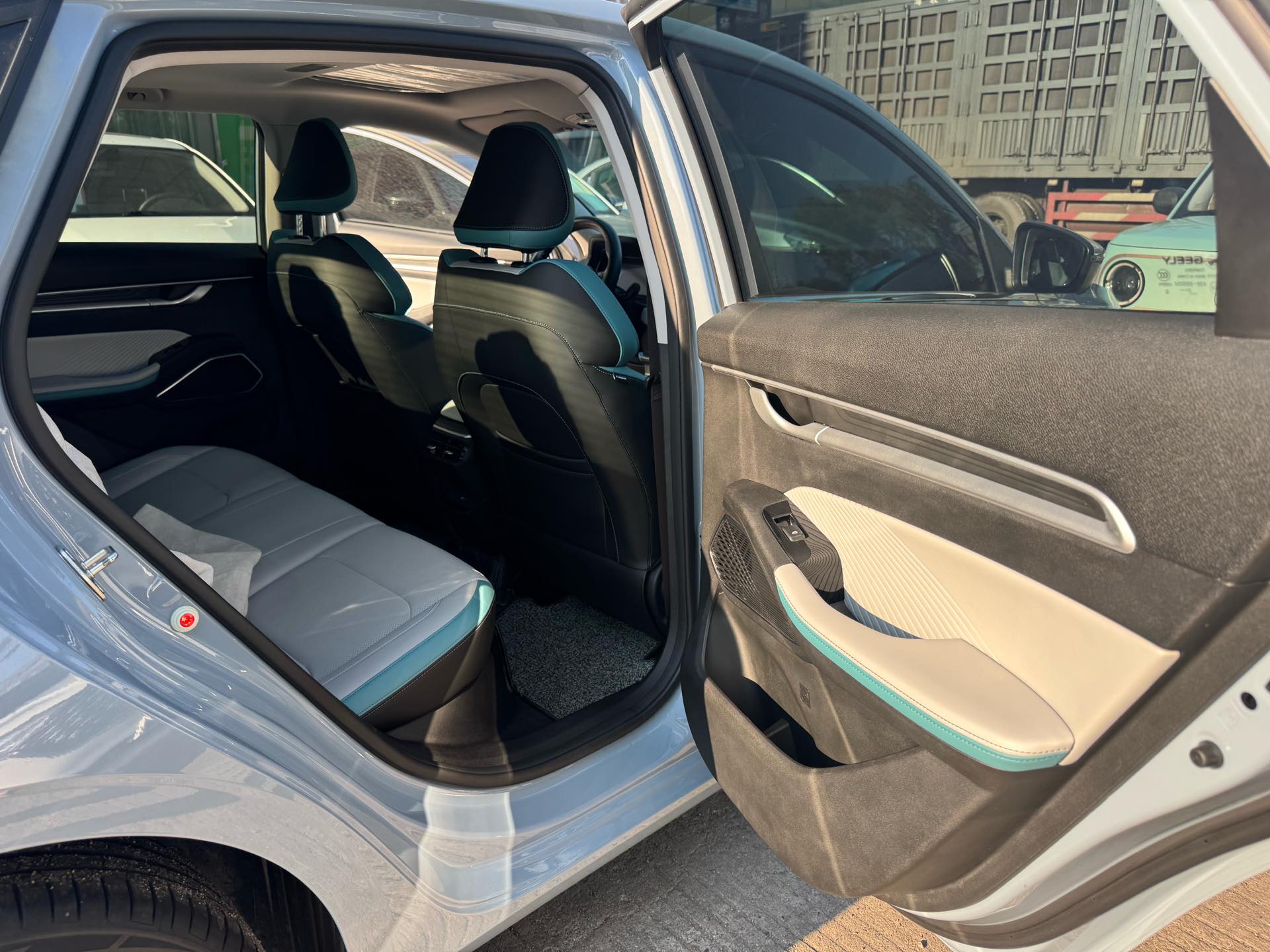 GEELY Emgrand 2023 car image #10