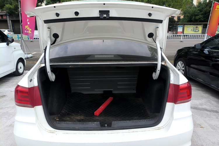 Volkswagen Santana 2019 car image #19
