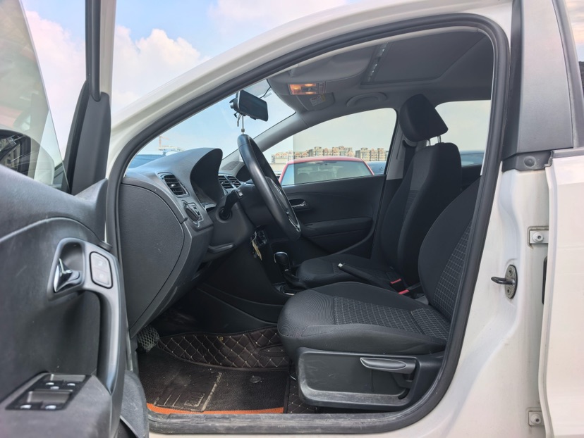Volkswagen Polo 2018 car image #4