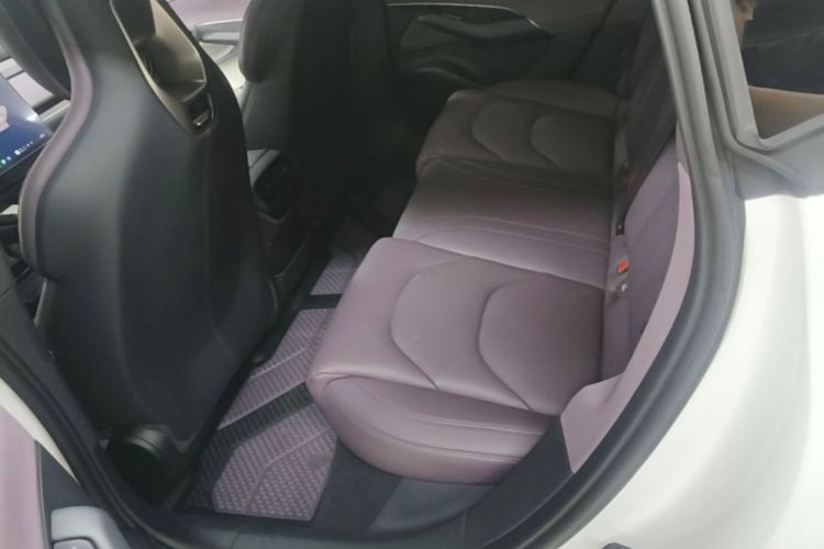MI SU7 2025 car image #18