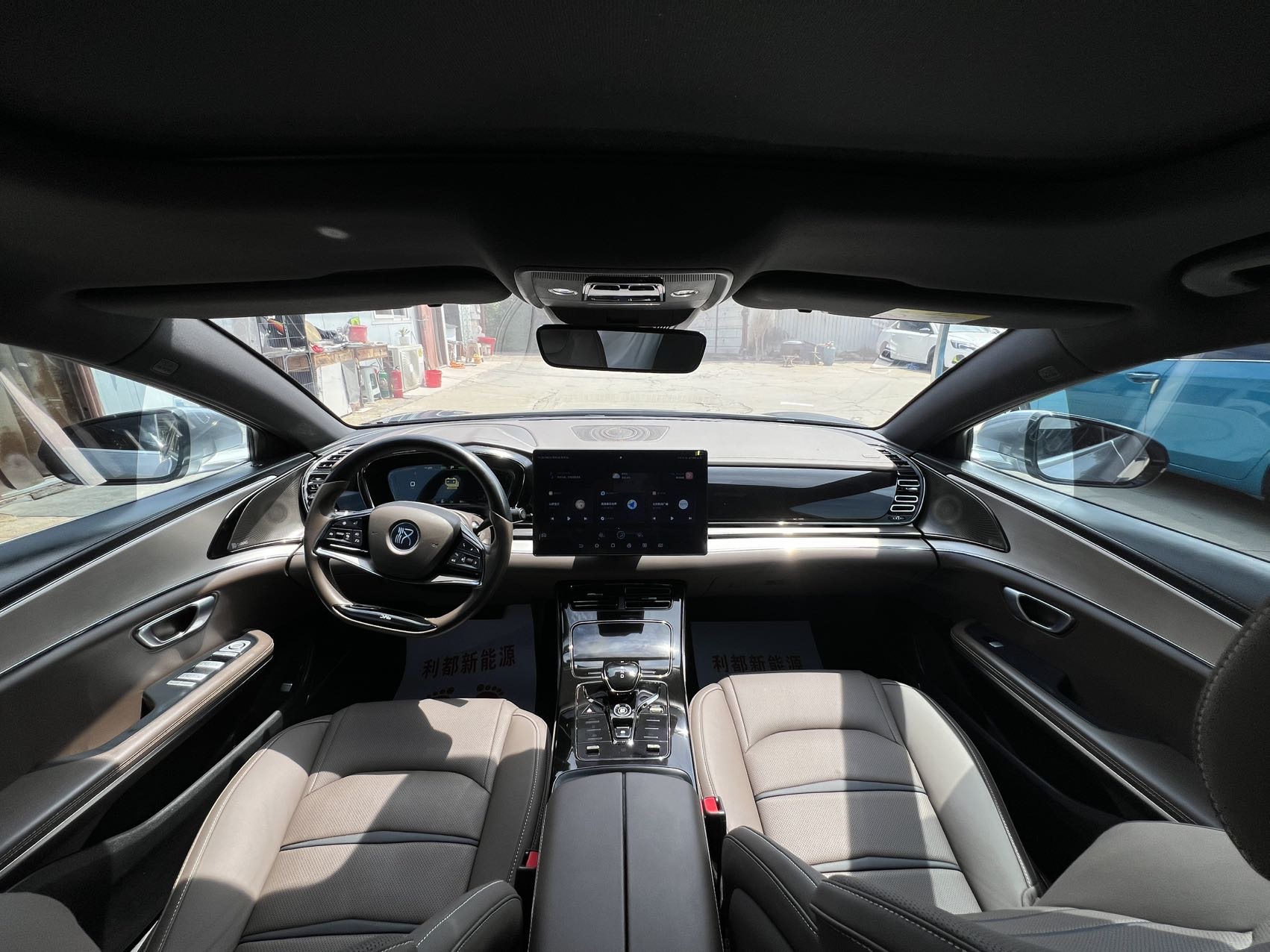 BYD Han 2023 immagine di auto #6