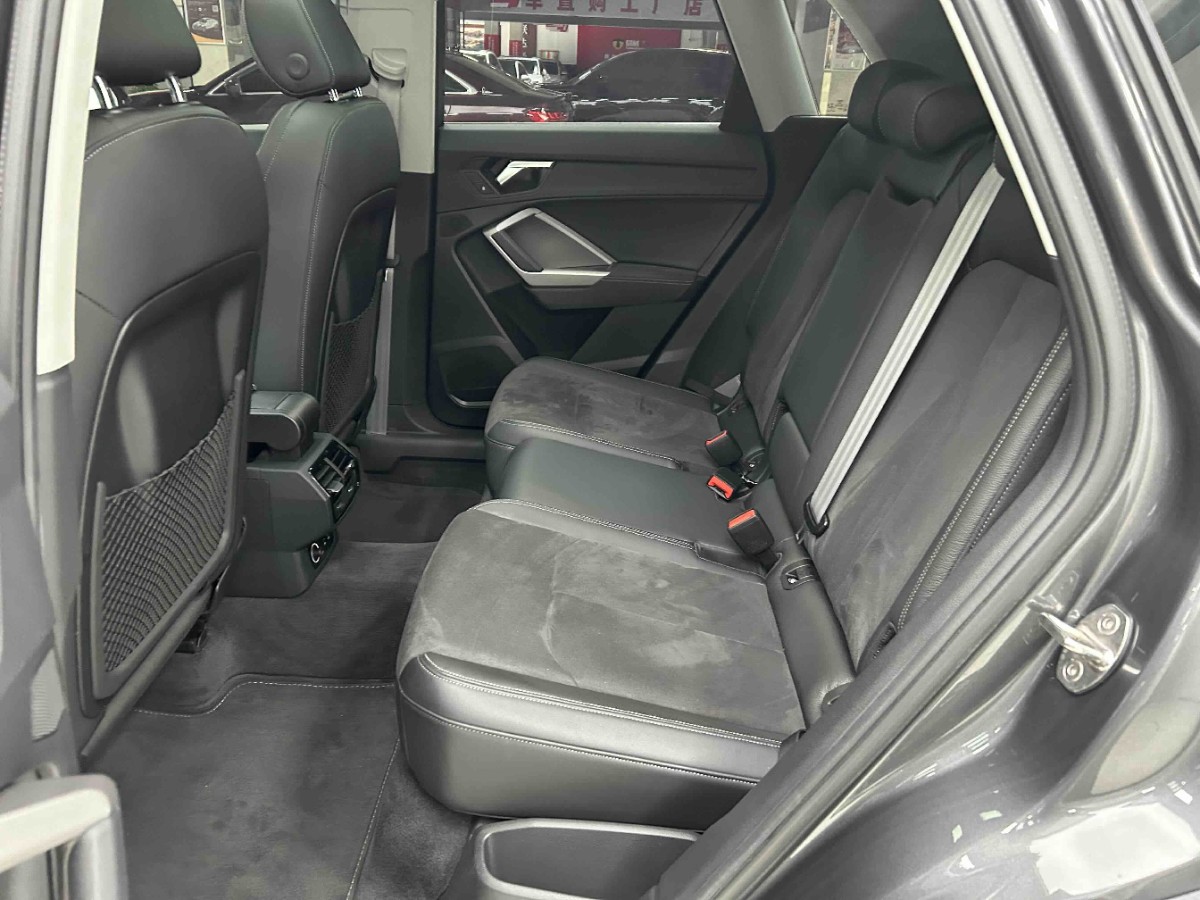 Audi Q3 2022 car image #4