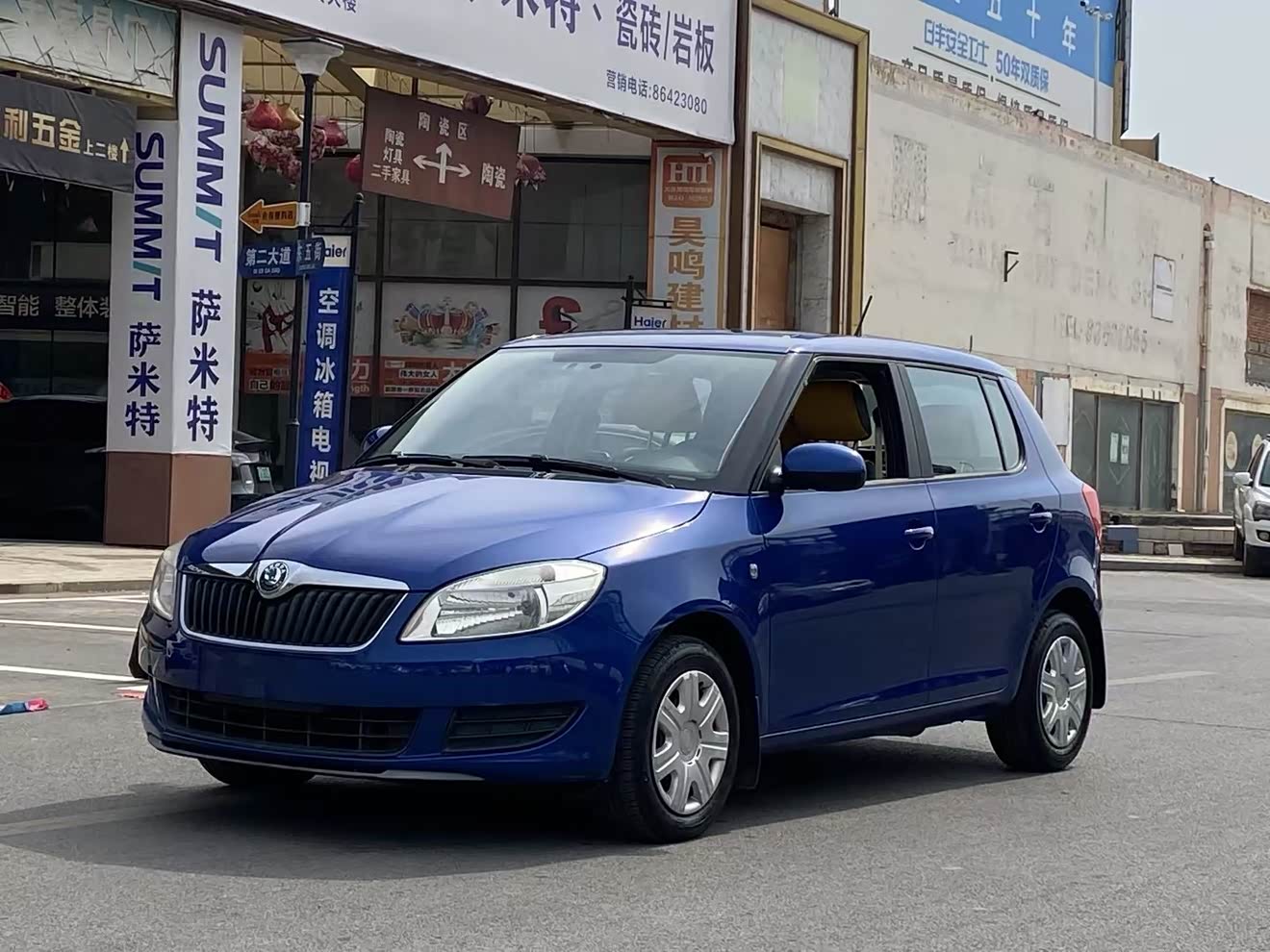 Skoda Fabia 2011 car image 