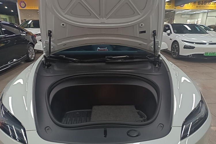 Tesla Model 3 2025 #20 Tesla Model 3 2025 car image #20