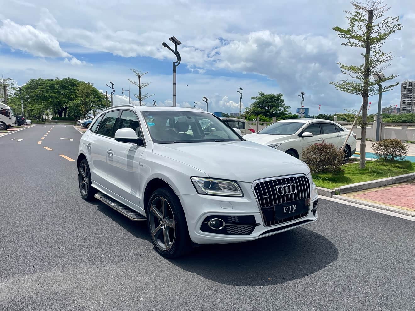 Audi Q5 (Imported) 2015 car image 