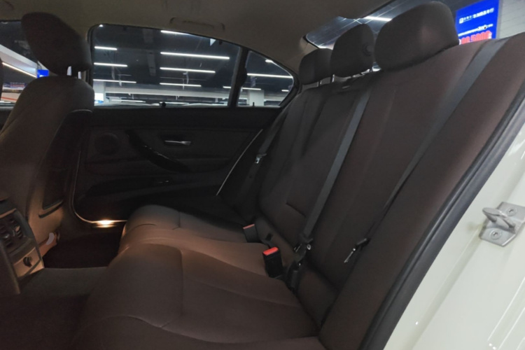 BMW 3 Series 2018 #17 BMW 3 Series 2018 car image #17