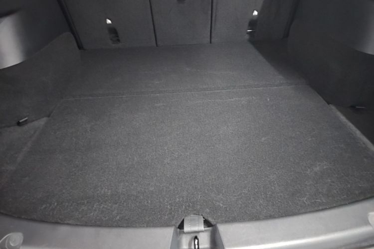 Tesla Model Y 2023 #19 Tesla Model Y 2023 car image #19