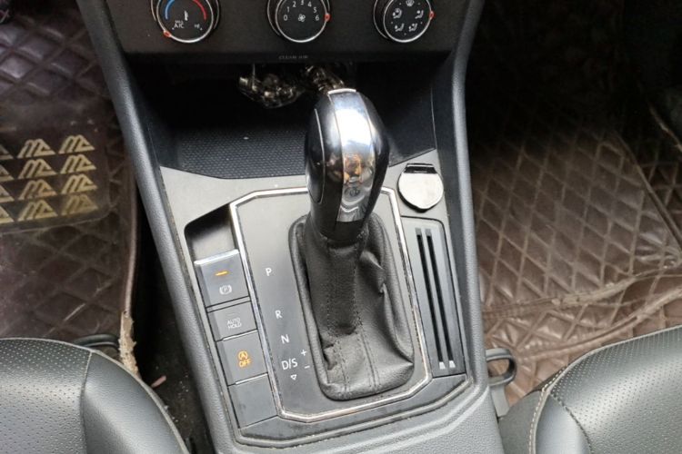 Volkswagen Lavida 2021 car image #14