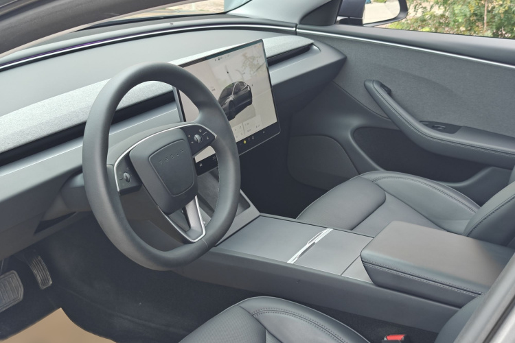 Tesla Model 3 2024 car image #10