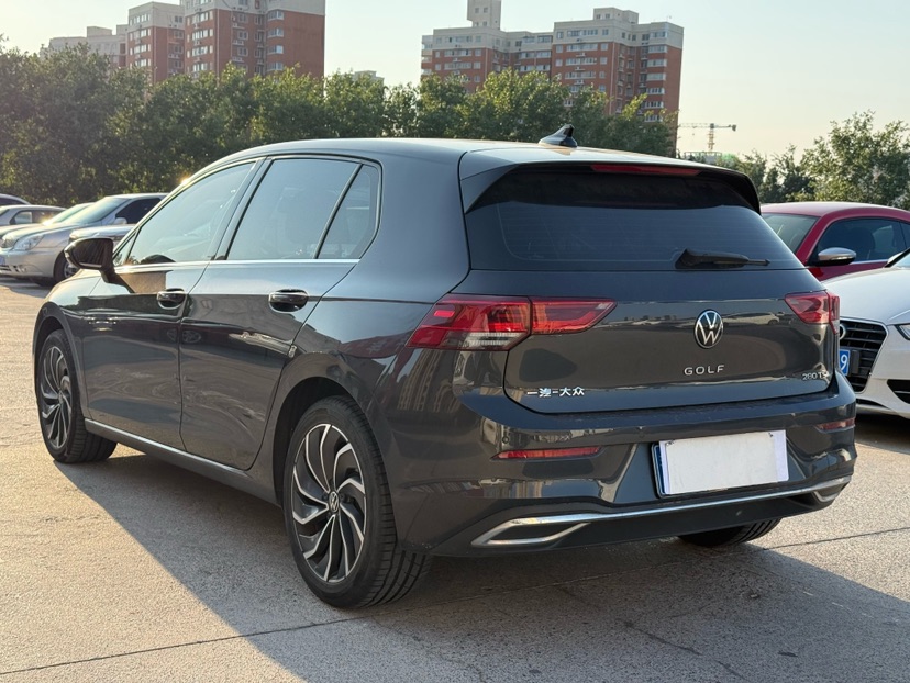 Volkswagen Golf 2022 car image #8