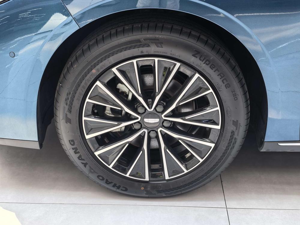 GEELY Emgrand 2025 car image #8