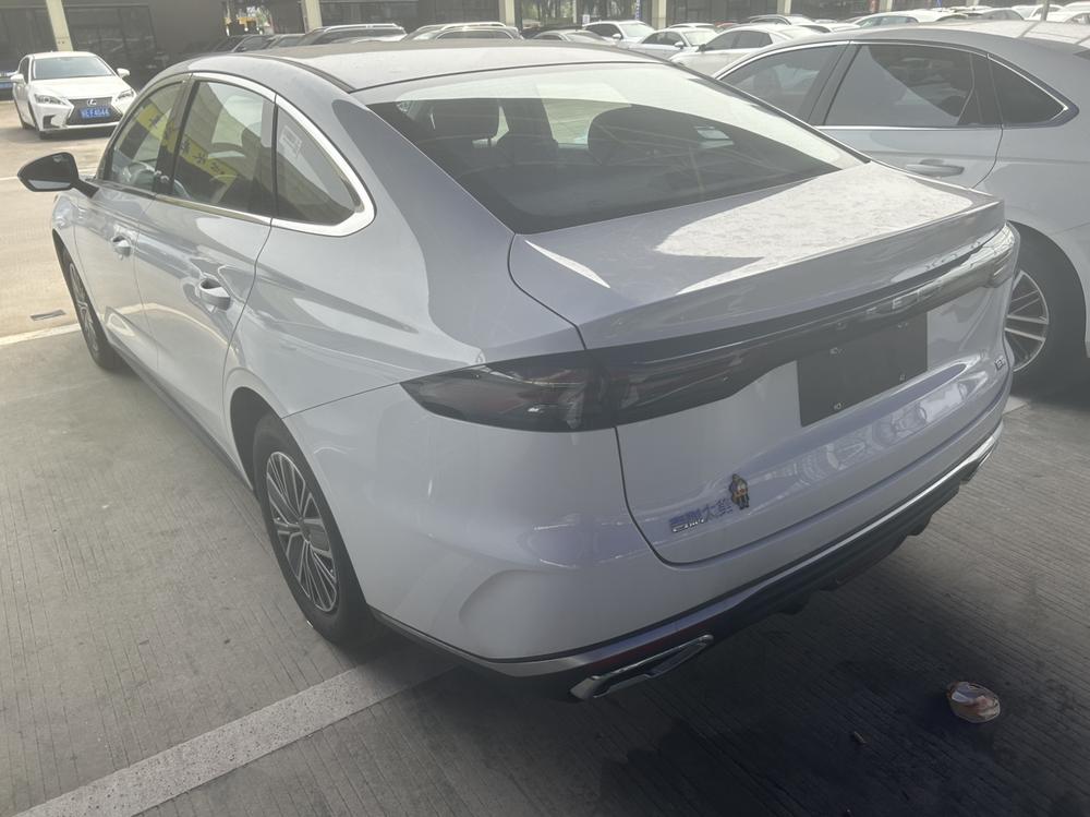 GEELY Emgrand 2026 #3 GEELY Emgrand 2026 car image #3