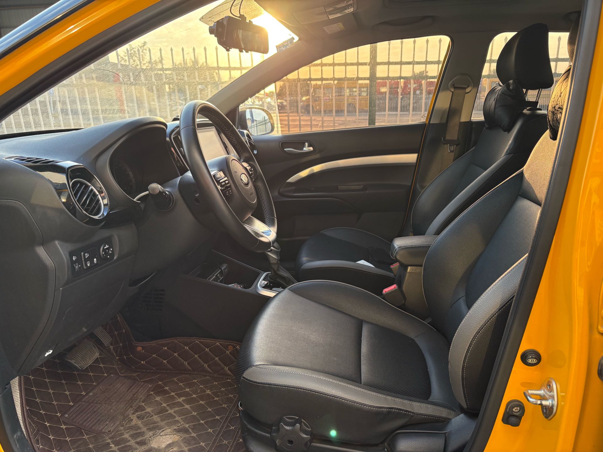 Kia KX1 2020 car image #7