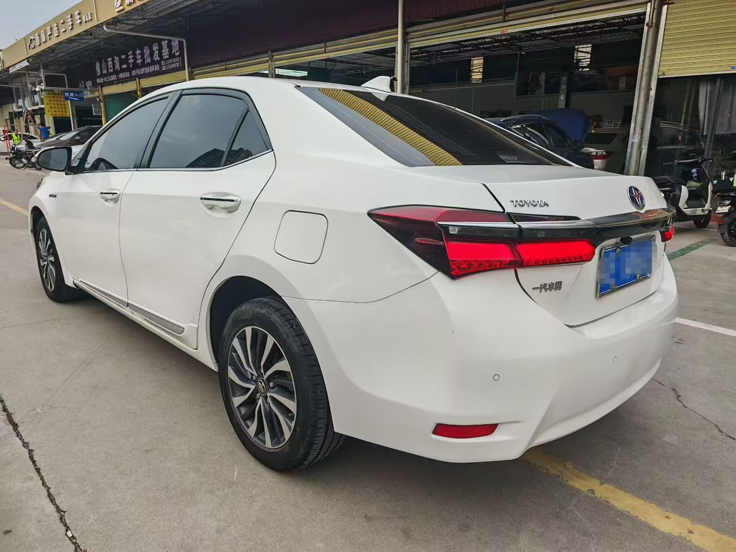 Toyota Corolla 2017 #11 Toyota Corolla 2017 car image #11